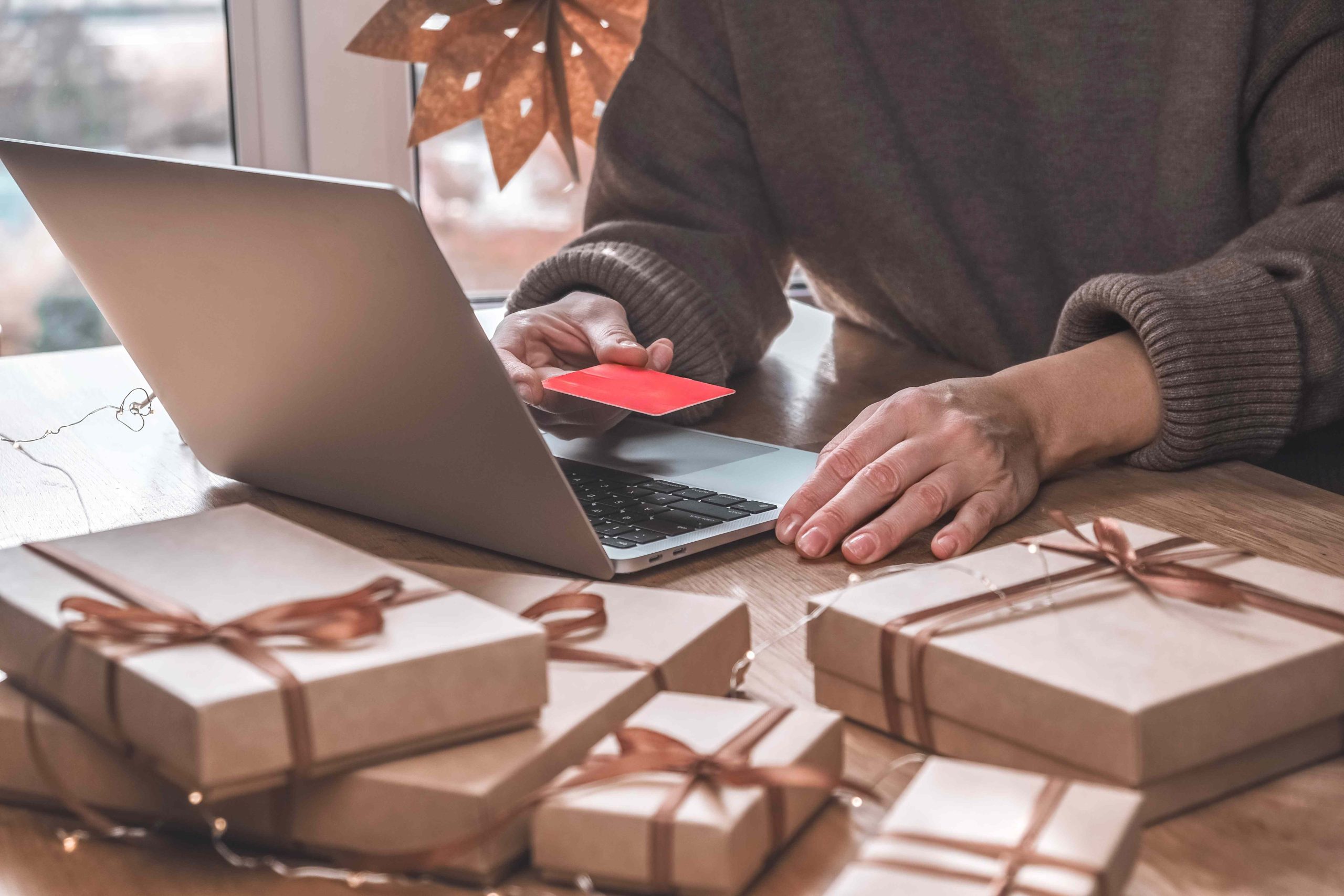 Consejos para unas compras de Navidad seguras, según Allianz Partners 1 christmas online shopping sales and discounts pro 2023 11 28 03 33 34 utc compressed scaled