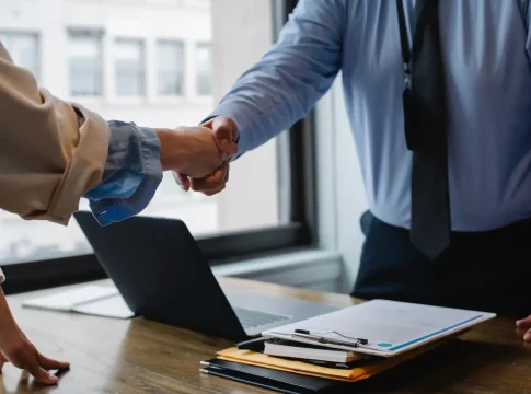 Contrato fijo y 2.400 euros de sueldo para quienes quieran trabajar en este pueblo a media hora de Madrid Contrato fijo y 2.400 euros de sueldo para quienes quieran trabajar en este pueblo a media hora de Madrid