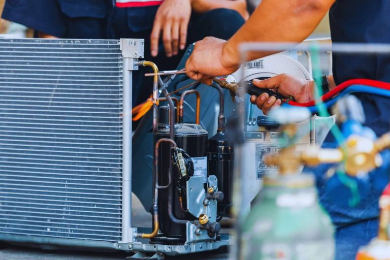 Instalaciones de electricidad y aire acondicionado para un hogar seguro y cómodo