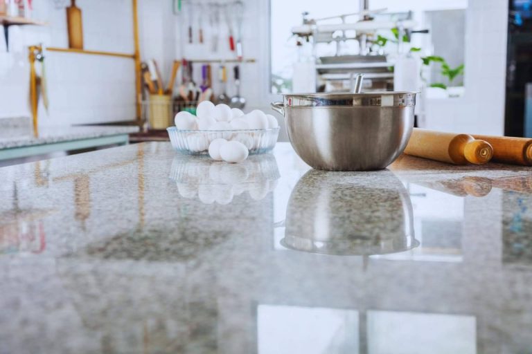 El mármol combina elegancia y durabilidad para la decoración moderna