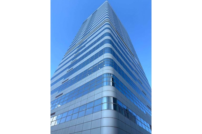 Repara tu Deuda compra la antigua sede de Fluidra por 3,5 millones