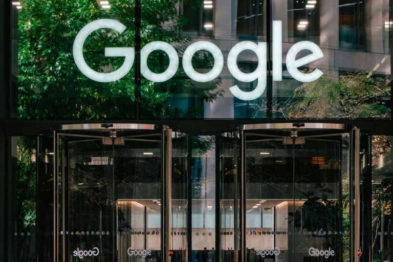 El caso exitoso de un currículum vitae minimalista centrado un 80% en su trabajo actual