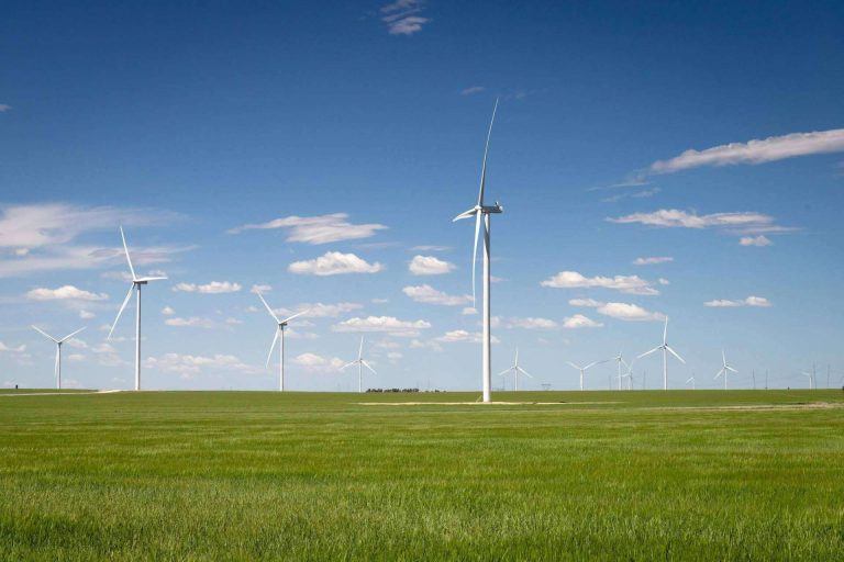 AleaSoft; La eólica y menos demanda permiten una bajada de los precios de los mercados eléctricos europeo