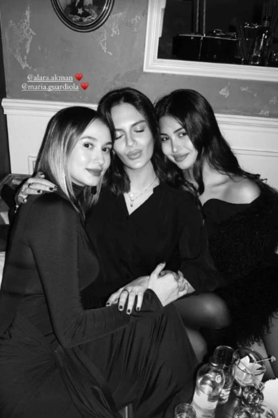 María Guardiola se pega un viaje a todo lujo en el peor momento de su padre 1 Maria Guardiola