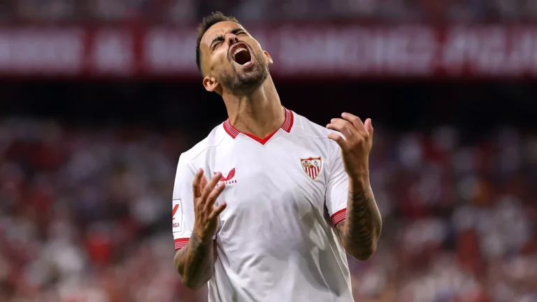 Suso rompe a llorar tras la victoria del Sevilla FC: la frase duele