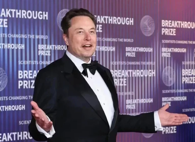 Elon Musk y Jeff Bezos pelearán en España por ofrecer internet rural de bajo coste