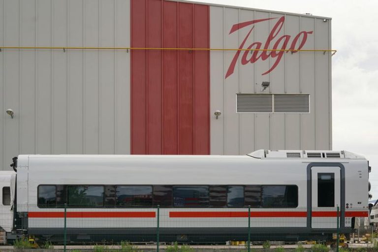 Los trenes Talgo Avril recuperan su programación tras los problemas causados por una avería informática