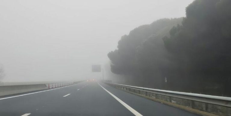 Previsión del tiempo de la AEMET: Varias provincias en alerta por niebla, precipitaciones y viento