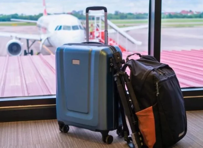 Cuidado con la falsa promoción de Booking con las maletas: es una estafa