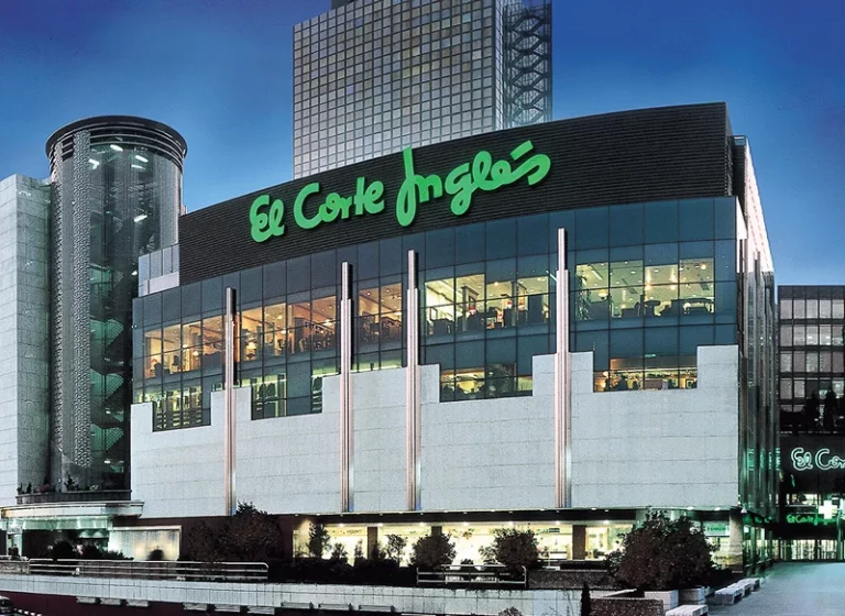 El Corte Inglés lanza su promoción 'Feliz 2025' con descuentos de hasta el 54% en smartphones y Smart TV