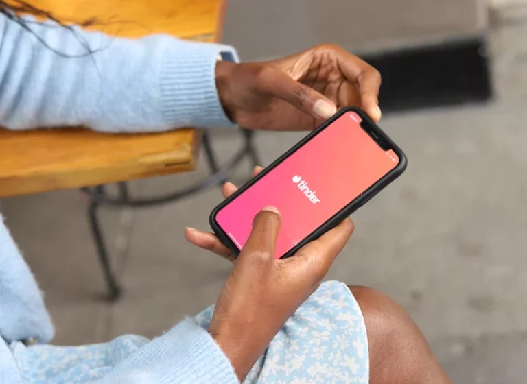 La IA llega a las apps de citas: Así revolucionará Tinder, OkCupid y Hinge