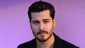 3 apasionantes series turcas de Netflix con el reconocido actor Çatagay Ulusoy 