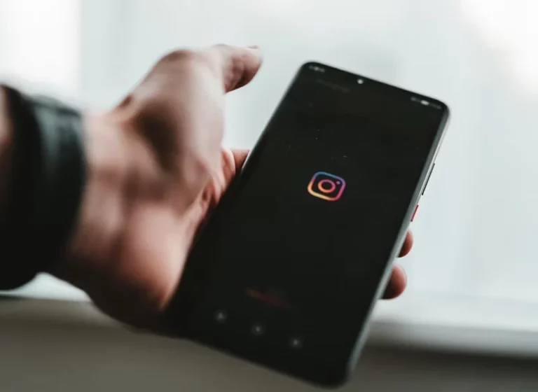Dura advertencia del FBI por lo que respondes en redes sociales como Instagram o TikTok