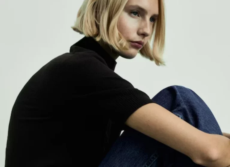 4 pantalones vaqueros que arrasan en ventas en Zara, Mango y Stradivarius: se pueden llevar con suéteres, chaquetas y sudaderas