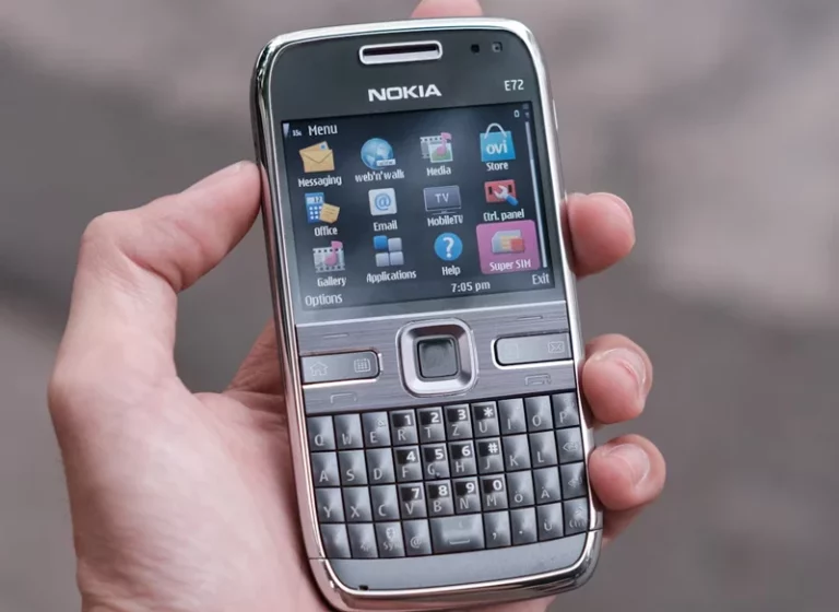 Los 'dumbphones' se ponen de moda: un regreso al pasado, sin Instagram ni WhatsApp