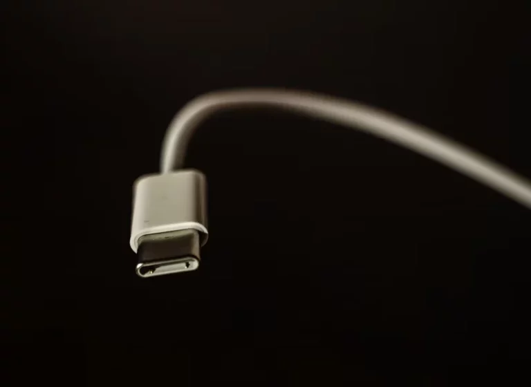 Cuidado con tu cable USB-C: Es el arma favorita de los ciberdelincuentes