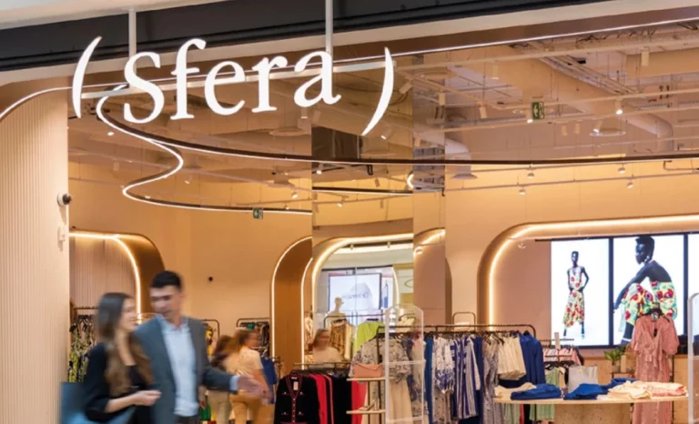 Primavera sin complicaciones: Los conjuntos de Sfera que resuelven tu armario.