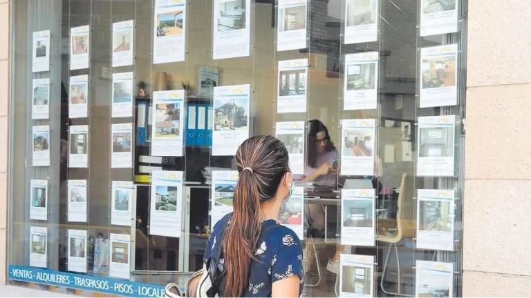 Cambios regulatorios en los alquileres vacacionales y sus efectos en el sector en España para 2025