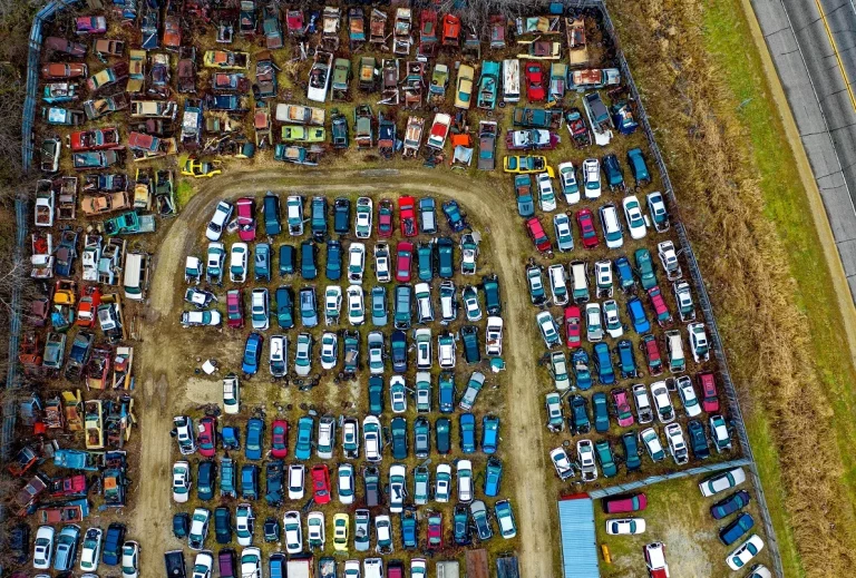 ¿Qué pasa con tu coche cuando llega al desguace?