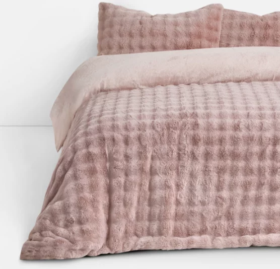Colas en Primark: El Nórdico polar calentito que supera las fundas de Zara Home