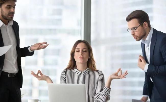 El mantra de 9 palabras que utilizan las personas con alta inteligencia emocional para mejorar sus relaciones