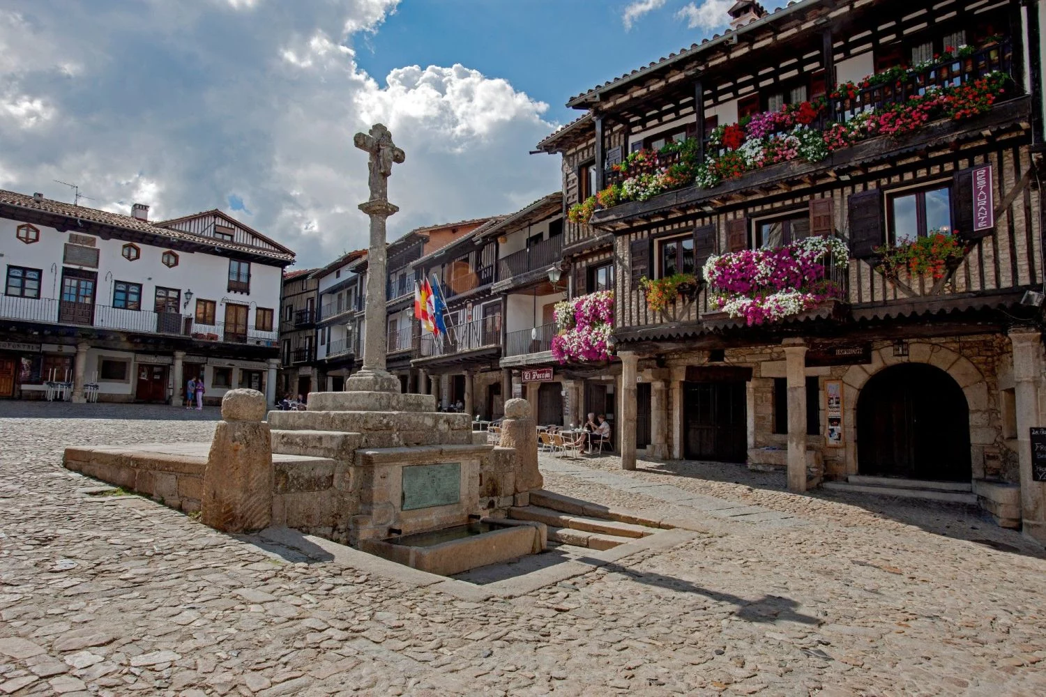 El pintoresco pueblo de Salamanca que toda España debería visitar. La Alberca El pintoresco pueblo de Salamanca que toda España debería visitar: La Alberca
