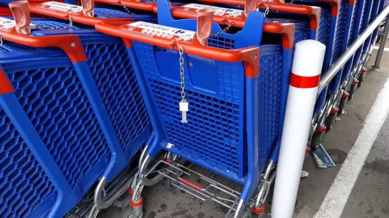 El truco de la moneda con el que están robando a clientes de supermercados