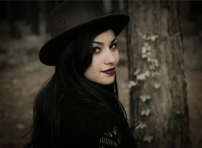 Estas botas de Stradivarius te hacen alta, son cómodas como zapatillas y son mejores que las de Marypaz