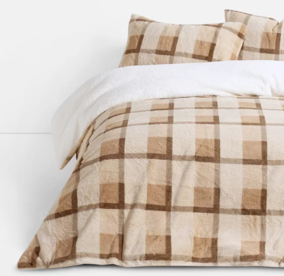 Colas en Primark: El Nórdico polar calentito que supera las fundas de Zara Home