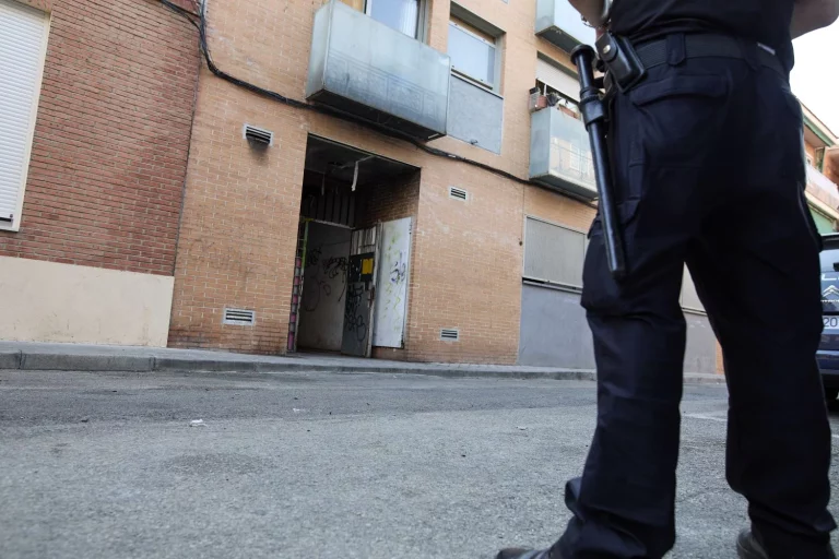 Almeida quiere acelerar las 'Desokupaciones' a menos de 24 horas tras la crisis en Carabanchel