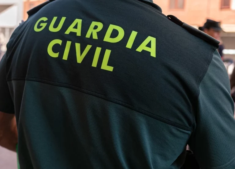 Nuevo aviso para los conductores: la Guardia Civil ahora puede multarte si te quedas sin esto