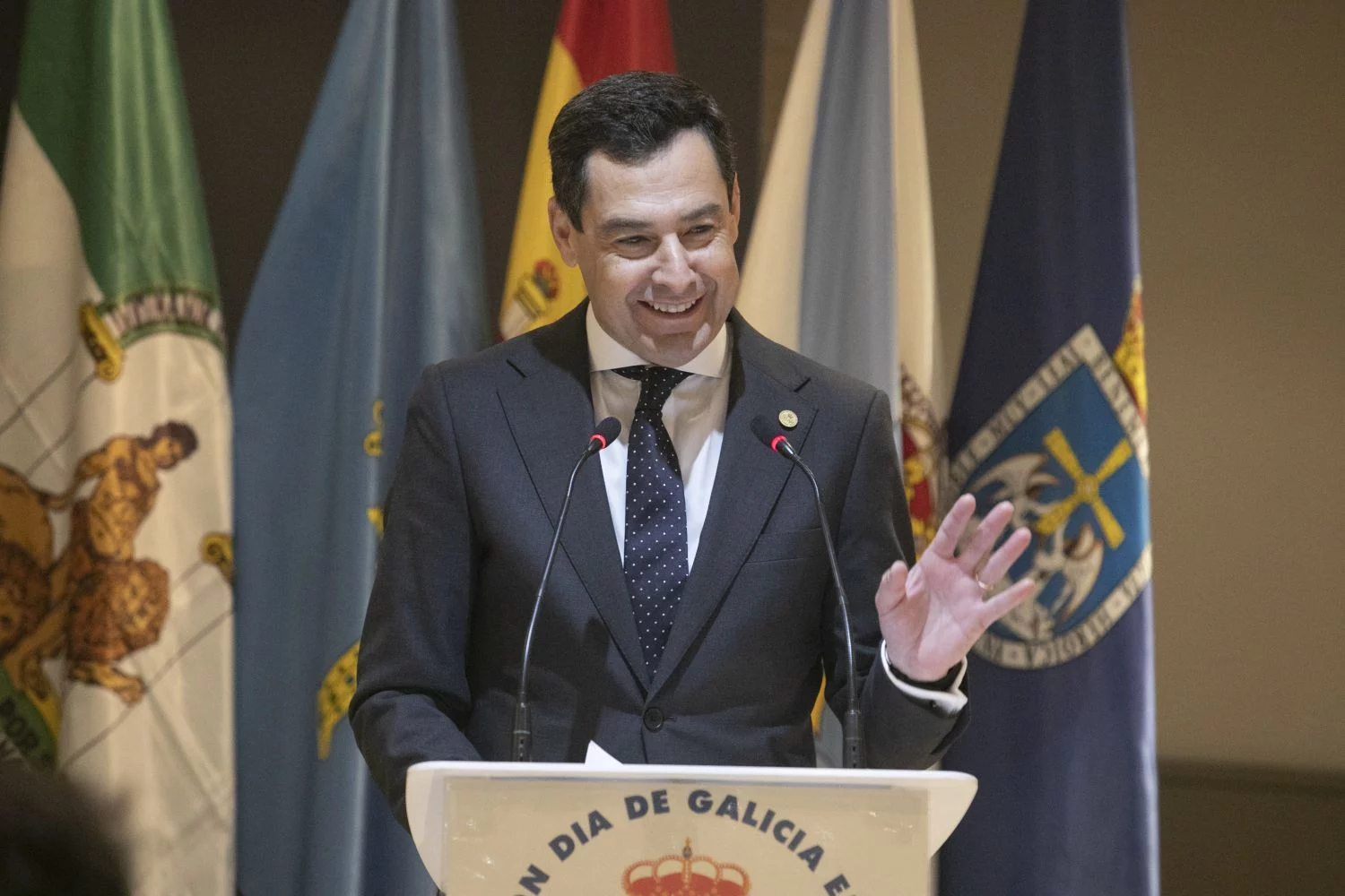 EuropaPress_6303286_presidente_junta_andalucia_juan_manuel_moreno_bonilla_recibe_insignia_oro