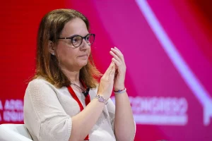 Alcaldes del PSOE desafían a Ferraz y secundan la protesta del Día de Ceuta