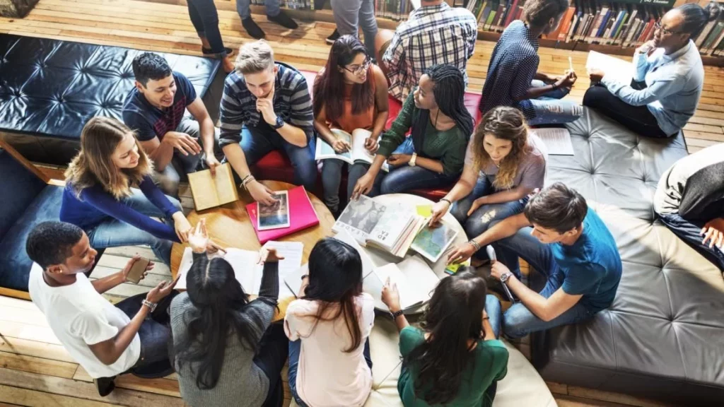 Formación accesible: el pilar del nuevo impulso laboral en Madrid