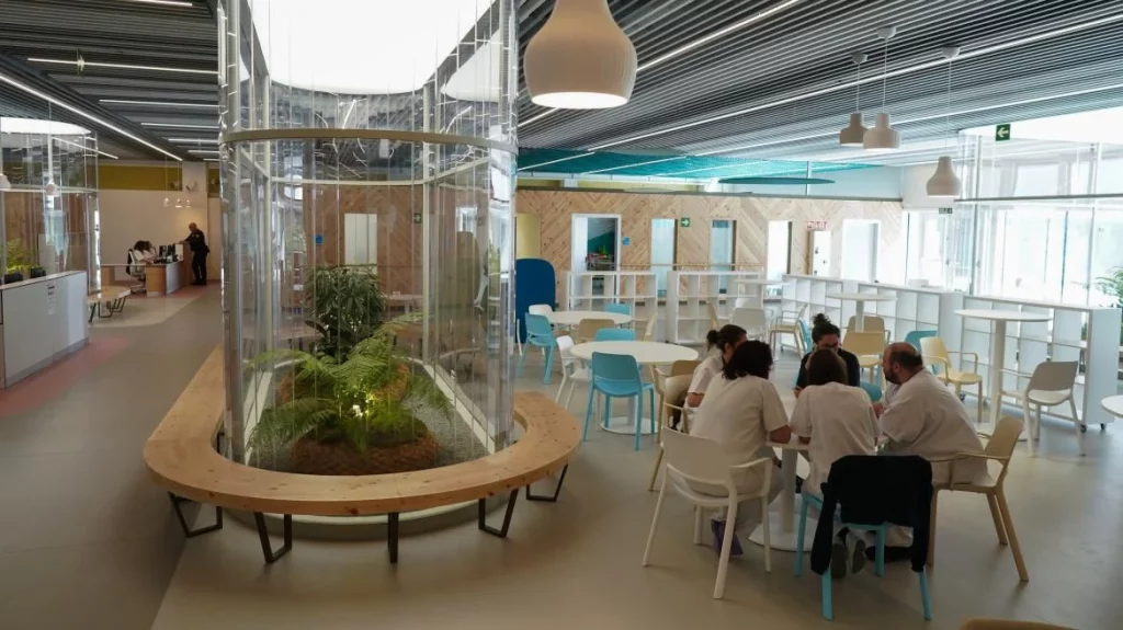 El Zendal se convierte en la primera escuela gratuita de cuidadores de enfermos de ELA 1 Formación integral y práctica: la clave para mejorar la calidad de vida de los pacientes con ELA