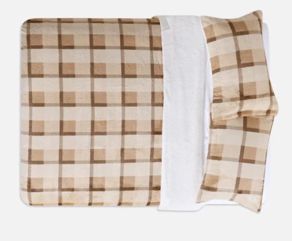 Colas en Primark: El Nórdico polar calentito que supera las fundas de Zara Home