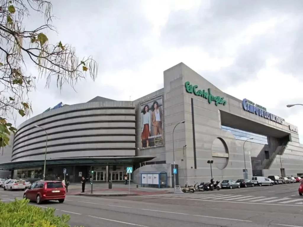 La excusa de una mujer pillada robando ropa interior y gambas en El Corte Inglés de Alcalá de Henares 38 Gambas, tartaletas y braguitas: el trío inesperado con el que esta mujer fue pillada en El Corte Inglés