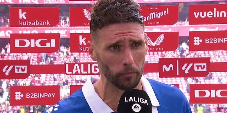 El Almería busca un defensa experto en LaLiga EA Sports 1 Almería