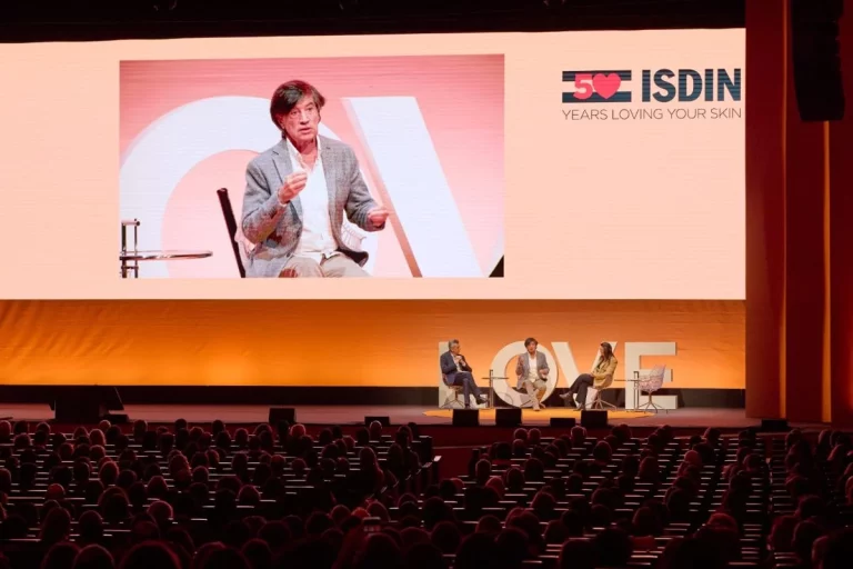 ISDIN rinde homenaje a los farmacéuticos de toda España en su 50 aniversario