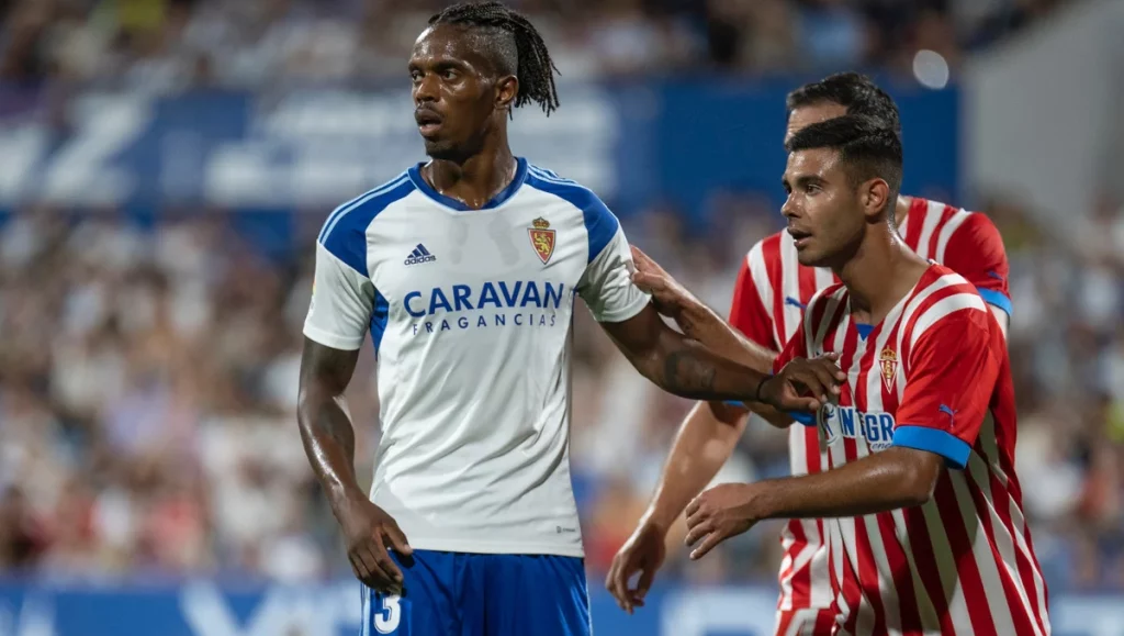 Gabi muestra la puerta de salida a Jair Amador, Lluis López y Carlos Nieto. Fuente: Agencias