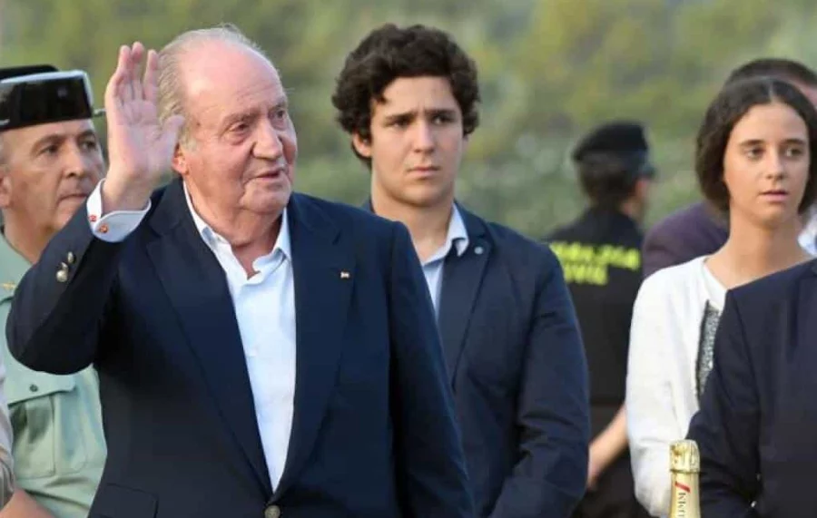 Juan Carlos I interviene en el desastre de Froilán en Abu Dabi 110 Juan Carlos I interviene en el desastre de Froilán en Abu Dabi