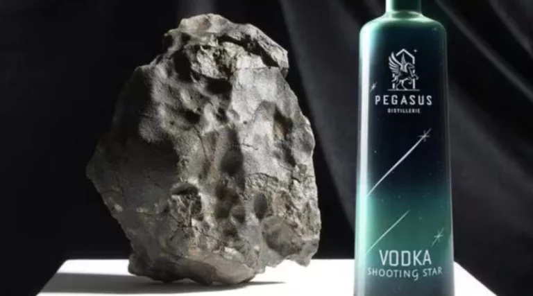 La mejor copa de vodka que se puede tomar es esta infusionada con meteorito