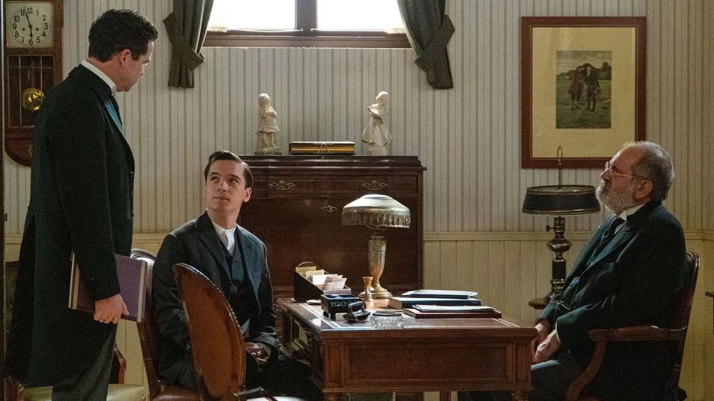 'La Promesa': un chantaje y un lío amoroso en los nuevos capítulos de la serie 43 La relación entre Ricardo y Santos no mejora. RTVE Series