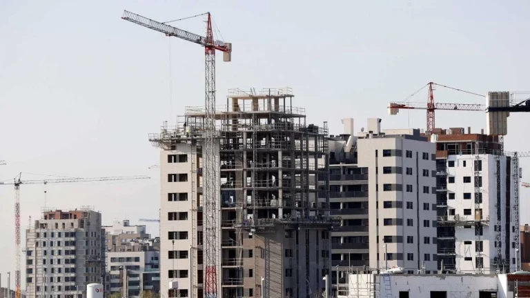 Las marcadas diferencias en las propuestas de vivienda entre PP y PSOE