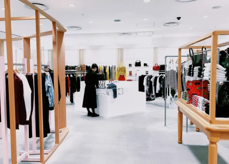 Lefties, Bershka y Cortefiel se preparan con las chaquetas en color tendencia para primavera