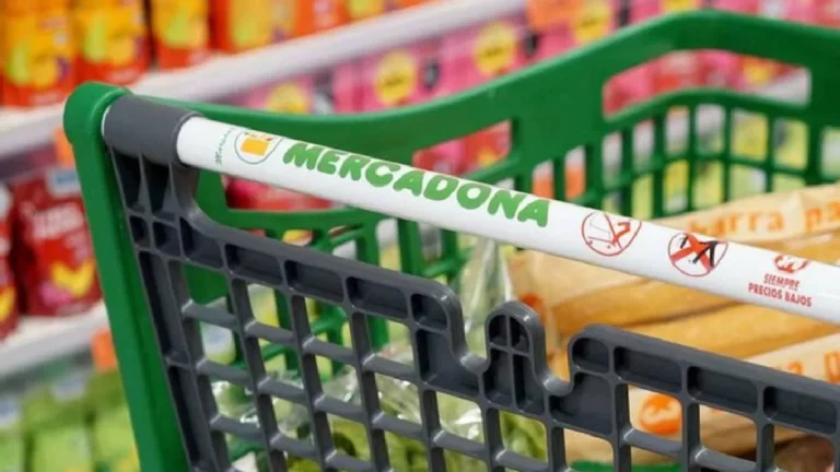 Mercadona cuida a sus clientes: baja el precio de su crema solar más popular justo cuando más se necesita