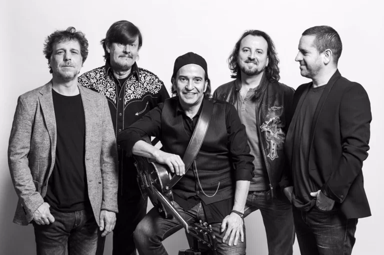 Sony Pictures anuncia una película del grupo musical español 'Los Secretos'