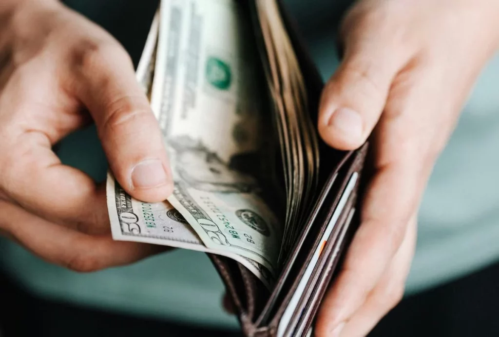 Un chico gana más de 8 millones en la Lotería y explica por qué sigue trabajando 47 Los caprichos iniciales que no cambiaron su perspectiva