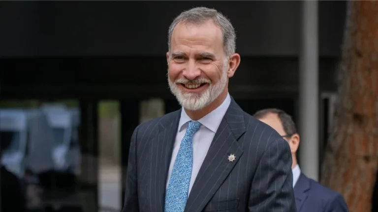 La cita secreta del rey Felipe sin Letizia en Sevilla