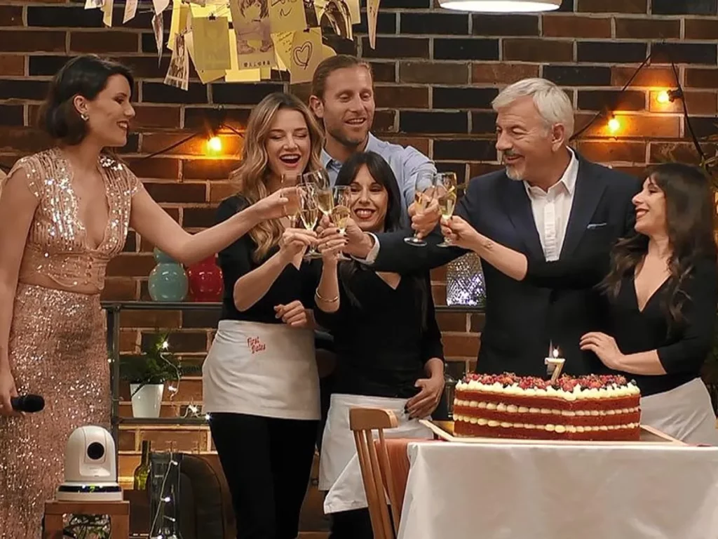 Un futbolista entra en escena en ‘First Dates’ y la lía en el programa de Carlos Sobera 51 Qué hace que 'First Dates' sea el éxito de Cuatro. Imagen: Canal Cuatro